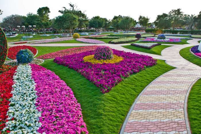 Великолепный парк цветов Al Ain Paradis