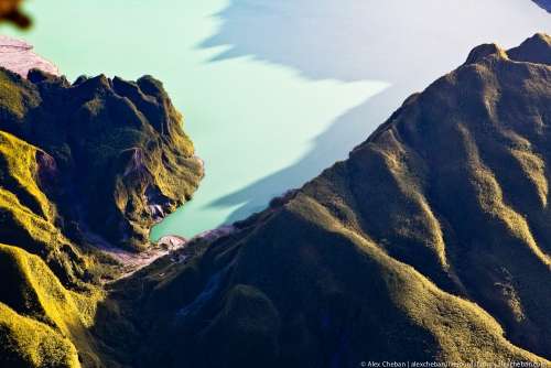 Полет над кратером вулкана Пинатубо 