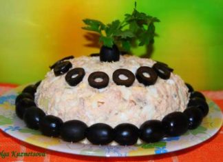 Салат з копченої горбуші.