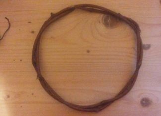 Робимо традиційний різдвяний вінок своїми руками.