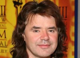 Плаче дівчинка в автоматі: помер музикант Євген Осін.