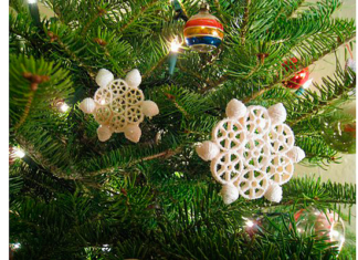 Сніжинки з макаронів.