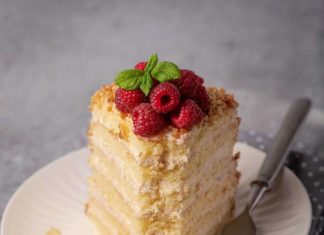 На заміну шарлотці: ніжний торт Апфельмусс, від якого всі будуть у захваті.