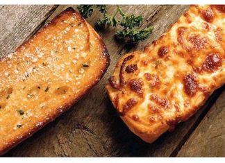 Сирний хліб в хлібопічці.