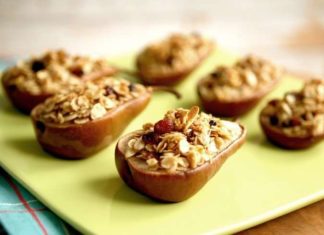 Печені груші з вівсянкою в меду.