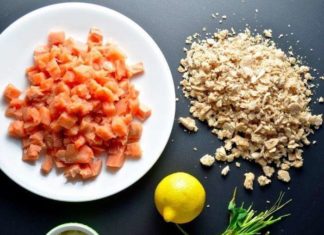 Котлети з лосося в середземноморському стилі.