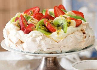 «Яка господарочка»: Ганна Михайлівська приготувала десерт «Павлова».