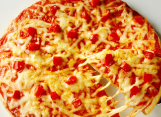 Готуємо піцу з фаршем: частування за півгодини