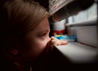 Били ременем і дерев’яними палицями: шокуюче вбивство 10-річної дівчинки