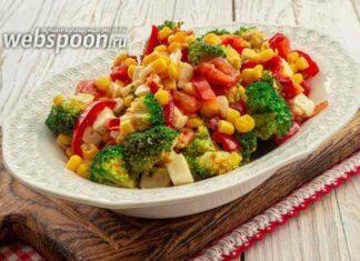 Теплий салат з брокколі і солодкого перцю