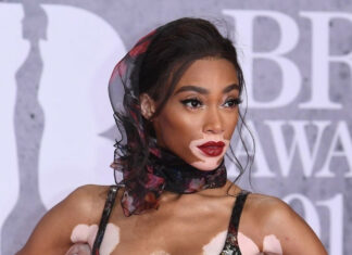 Нічого зайвого: вінні харлоу прийшла на прем’єру в одному піджаку і колготках