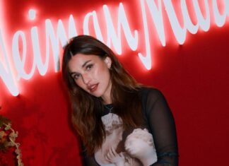 Беременность как откровение: Рейни Куэлли в провокационно-нежной фотосессии