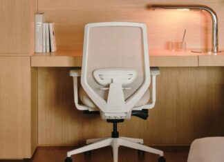 8 найкращих стільців для домашнього офісу 2025 року, схвалені спеціалістами з хребта