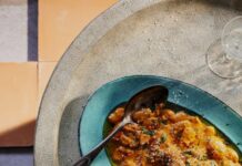 Масляна квасоля в горілчаному соусі від Керолайн Гелен: одкровення комфортної їжі