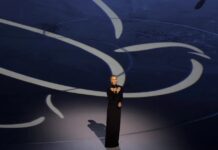 Шарліз Терон закликає до миру на відкритті зимових Олімпійських ігор