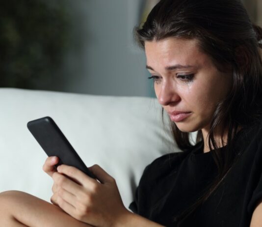 Штучний інтелект та оголені зображення: шокуючі дані про підлітків