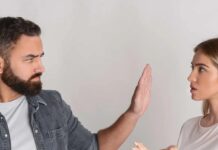 Як перестати дозволити ревнощі зруйнувати ваші стосунки: практичні кроки